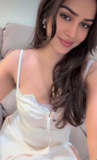 Mumbai Escorts – Neha 21Yrs Young Call Girl | Outcall Only, Real Photos & Cam Sessions