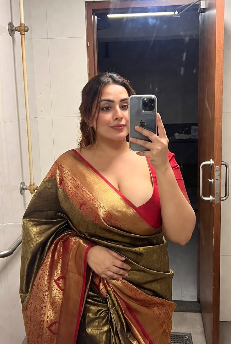 Russian Call girl in Goa +𝟿𝟷𝟿𝟹𝟷𝟿𝟹𝟽𝟹𝟷𝟻𝟹 Real Escort service